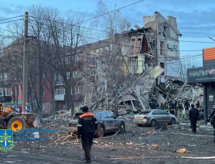 Удар по Кривому Рогу: кількість поранених зросла до семи, чотирьох людей врятували з-під завалів