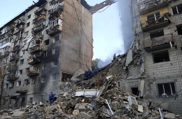 З-під завалів будинку в Києві дістали тіла 5 загиблих