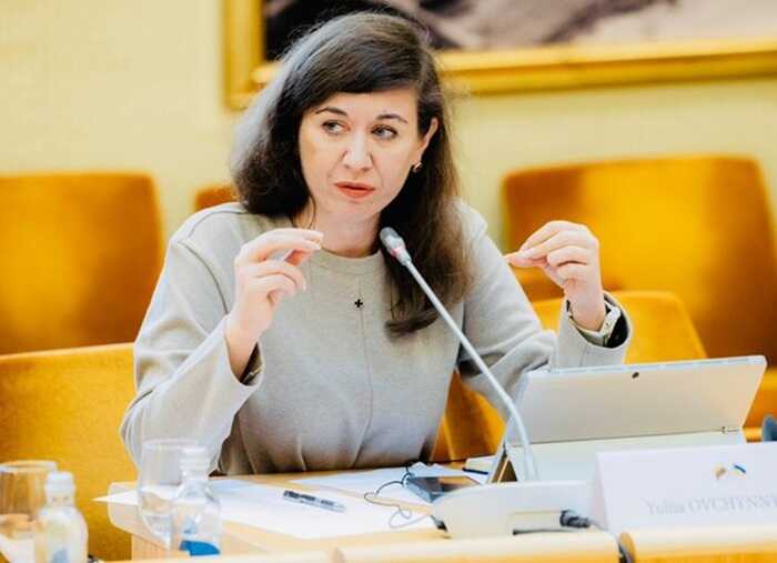 Вартість понад 676 тисяч гривень: Нардепка від "Слуги народу" Юлія Овчинникова засвітилася у брендових прикрасах