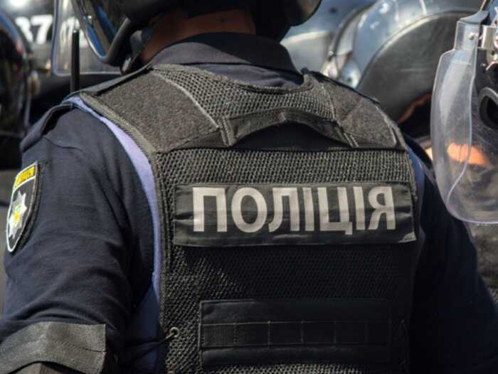 У Києві водій вкусив поліцейського під час спроби витягнути його з авто