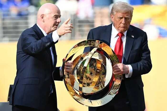 Трамп забрав оригінал кубку Клубного чемпіонату світу до Овального кабінету: "Челсі" залишився з копією