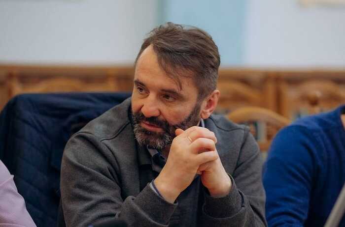 Автопарк родини мера Яремче: десятки машин, вантажівки та елітний Lexus для тещі – ЗМІ