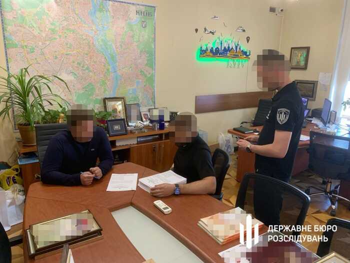 ДБР викрило посадовців КМДА на розтраті бюджетних коштів під час ремонту приватизованої будівлі