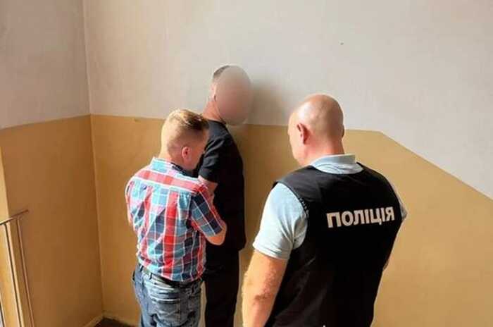 Хірурга Тернопільської обласної лікарні знову спіймали на хабарі